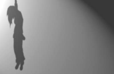 عاجــــل..طفـل عمـره 12 سنـة ينتحــر شنقـا بالمدينـة القديمـة للـدار البيضــــــاء