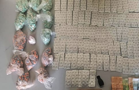 عناصر فرقة محاربة العصابات بمكناس توقف شخص من ذوي السوابق القضائية رفقة سيدة