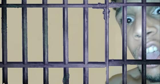 خمس سنوات نافذة لمُعنِّف أبنائه والأم تطعن في الحكم وتُقرر العودة للوطن