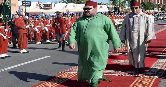 الملـك محمـد الســـــادس يغـادر مطـار الـدار البيضـــــاء فـي اتجـاه روانــــــدا