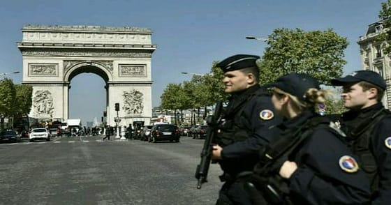 فرنســــا: توجيـه الإتّهـام رسميـاً إلـى مشتبـه بـه فـي اعتـداء الشّانزليزيــــه