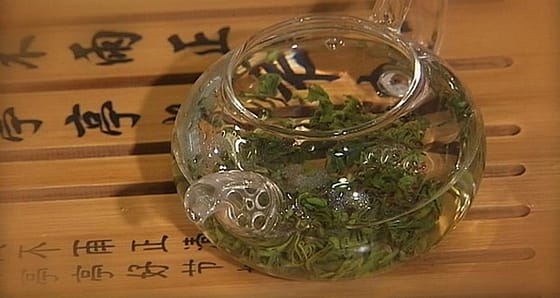 الشاي الأخضر مفيد .. ولكن!